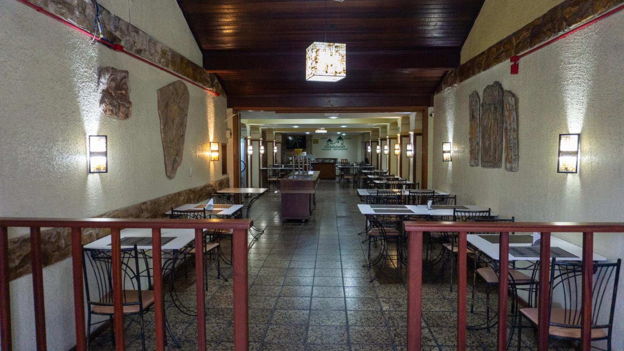 Canoas Hotel Castel Bagian luar foto
