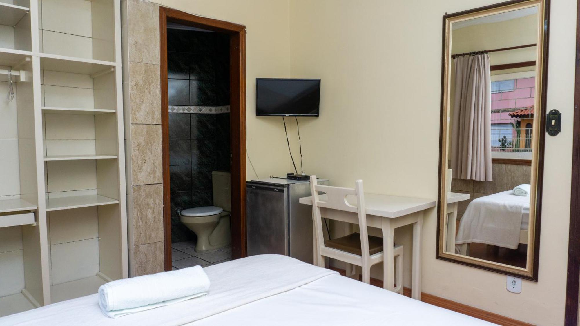 Canoas Hotel Castel Bagian luar foto
