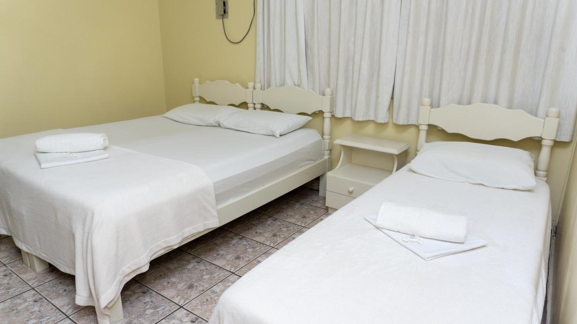Canoas Hotel Castel Bagian luar foto